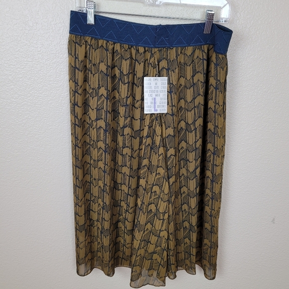LuLaRoe Navy Blue Tan Print Lola Large
